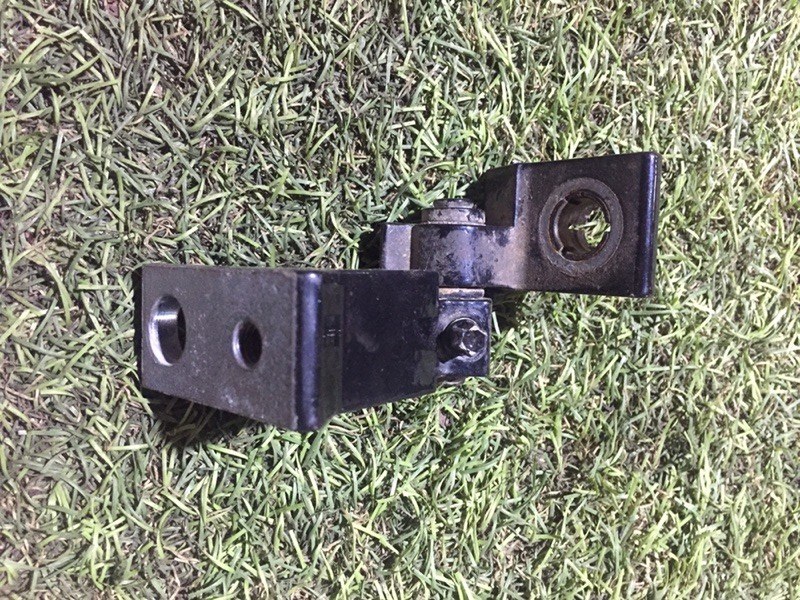 Петля двери передней правой верхняя