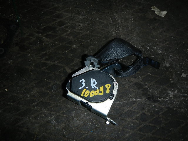 Ремень безопасности