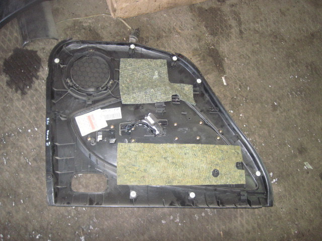 Обшивка двери задней правой