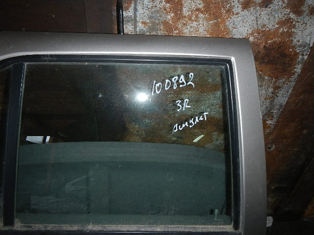 Стекло двери задней правой
