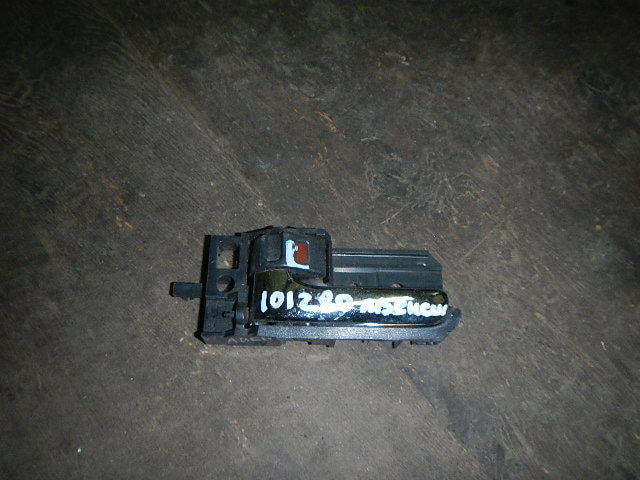 Ручка двери внутренняя левая