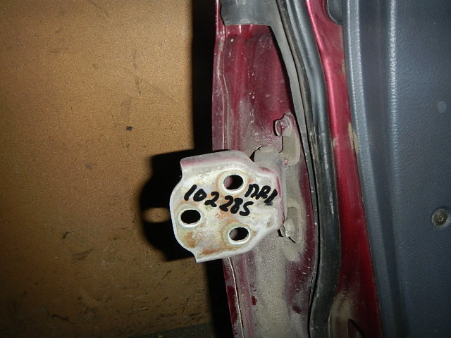 Петля двери передней правой верхняя