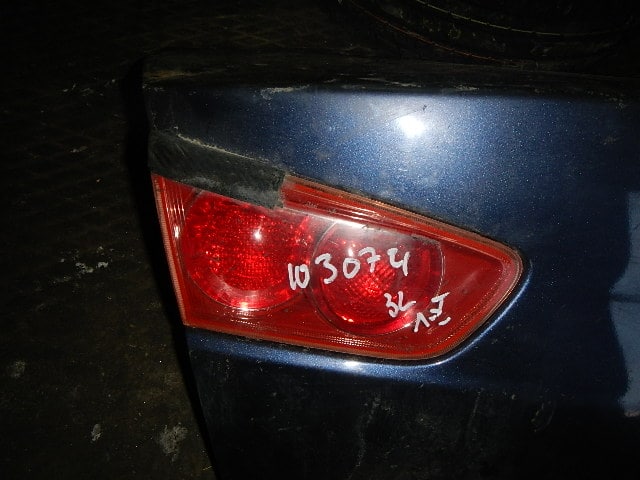 Фонарь задний внутренний левый