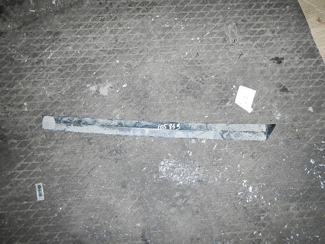 Молдинг задней левой двери