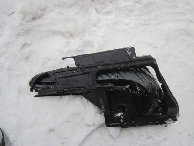 Фара противотуманная левая