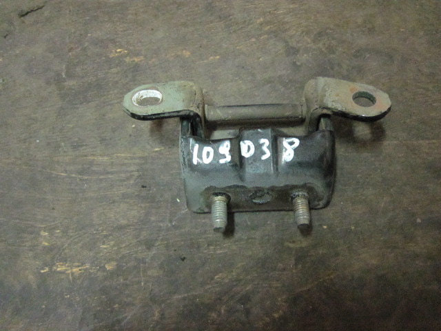 Петля двери задней левой верхняя