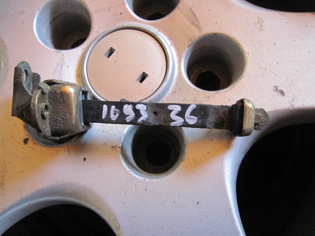 Ограничитель двери