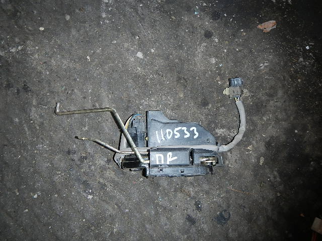 Замок двери передней правой