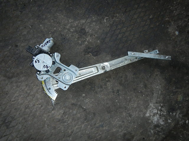 Стеклоподъемник электр. передний правый