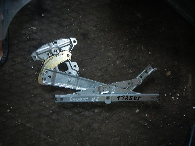 Стеклоподъемник механ. задний правый