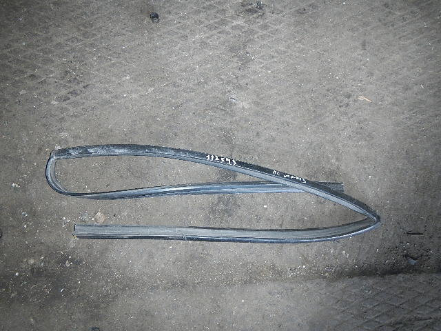 Уплотнитель стекла двери