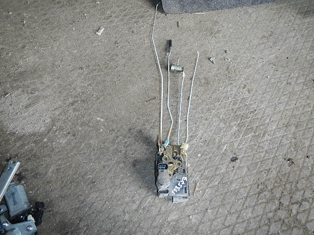 Замок двери передней правой