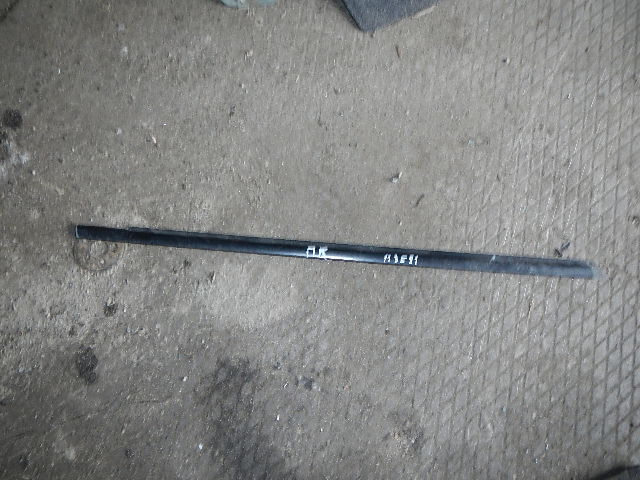 Накладка стекла переднего правого