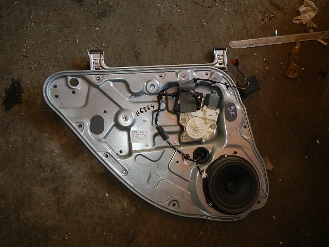 Стеклоподъемник электр. задний левый