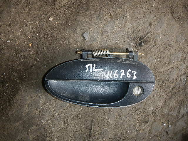 Ручка двери передней наружная левая