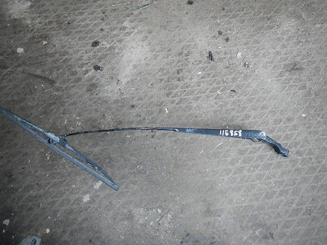 Поводок стеклоочистителя передний правый