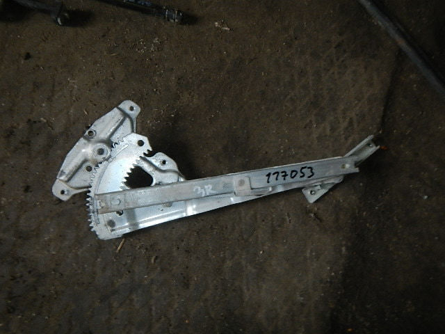 Стеклоподъемник механ. задний правый