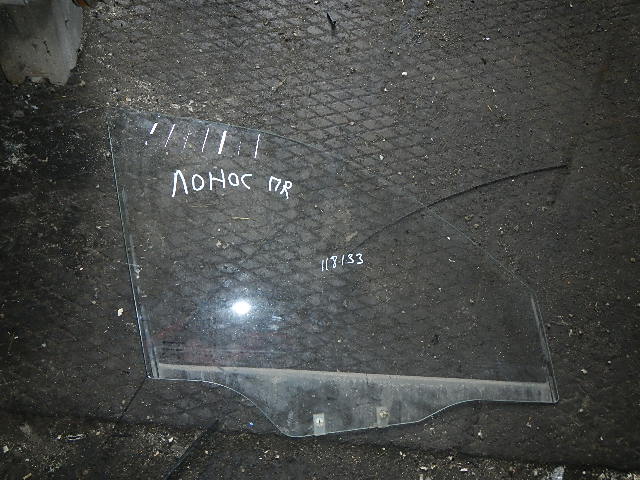 Стекло двери передней правой