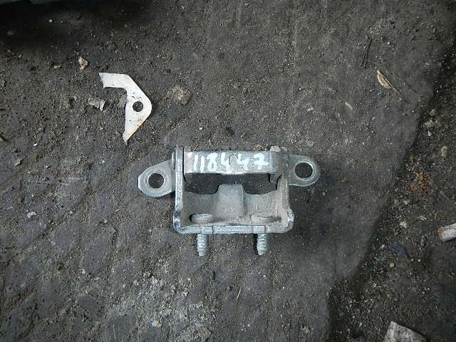 Петля двери задней левой верхняя