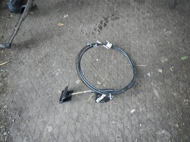 Трос открывания багажника