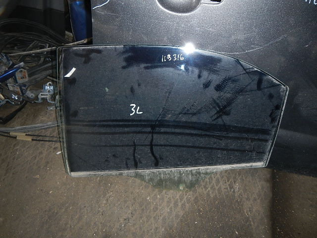 Стекло двери задней левой