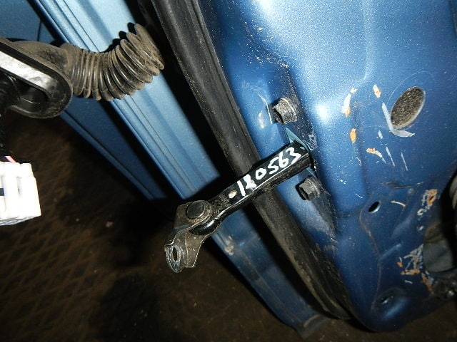 Ограничитель двери