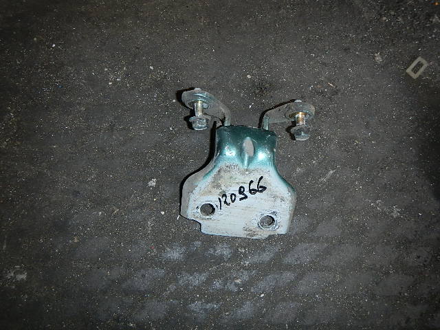 Петля двери передней правой верхняя