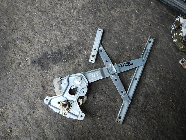 Стеклоподъемник механ. задний правый