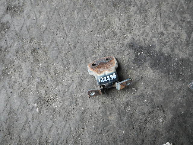 Петля двери задней правой верхняя