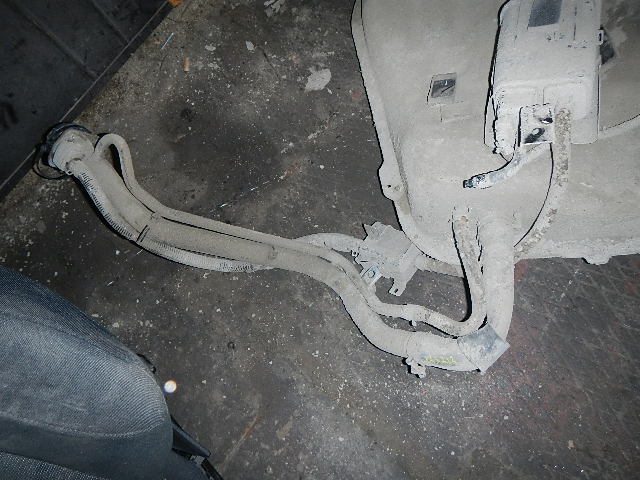 Горловина топливного бака