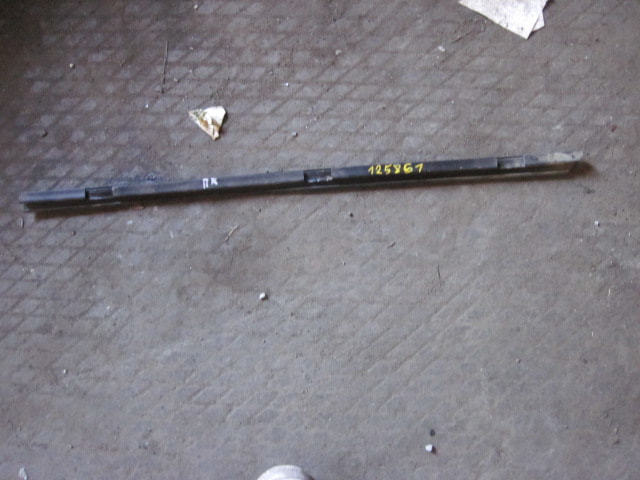 Накладка стекла заднего правого