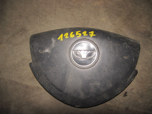 Подушка безопасности в рулевое колесо