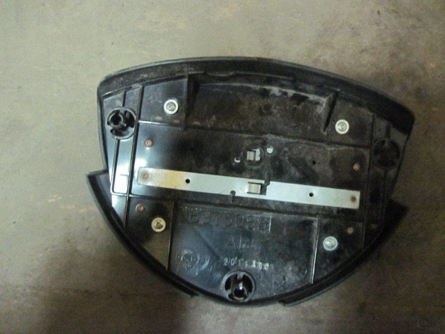 Подушка безопасности в рулевое колесо