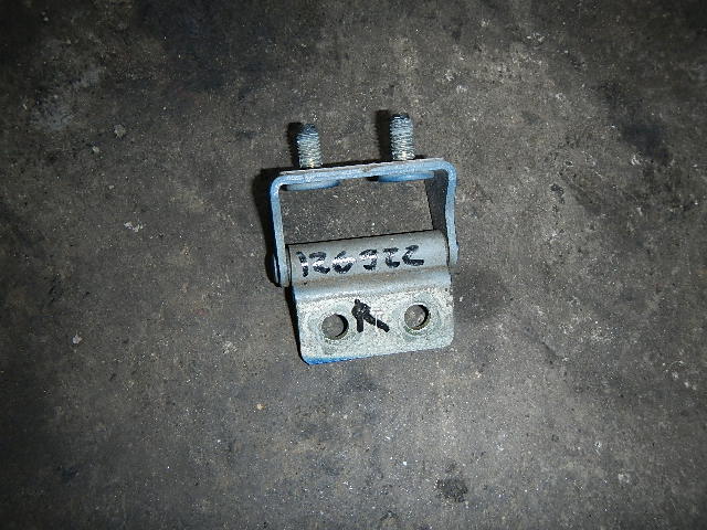 Петля двери багажника