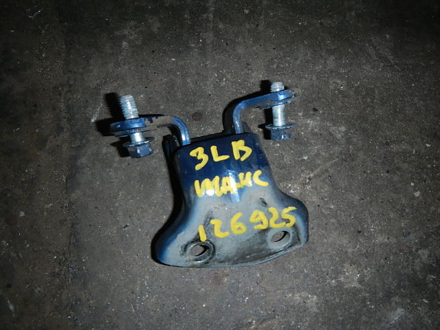 Петля двери задней левой верхняя