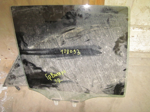 Стекло двери задней правой