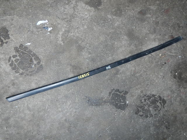 Накладка стекла переднего правого