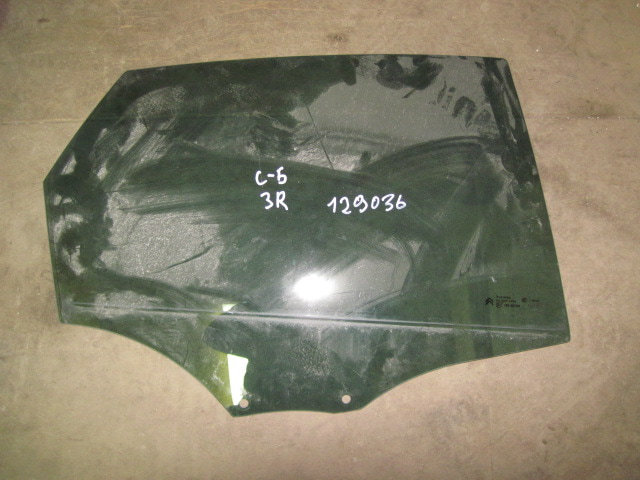 Стекло двери задней правой