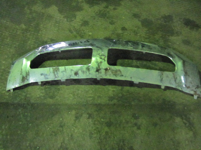 Накладка переднего бампера