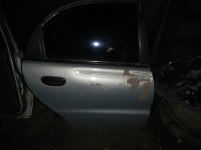 Дверь задняя правая