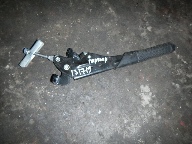 Рычаг стояночного тормоза