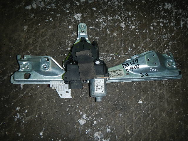 Стеклоподъемник электр. задний правый