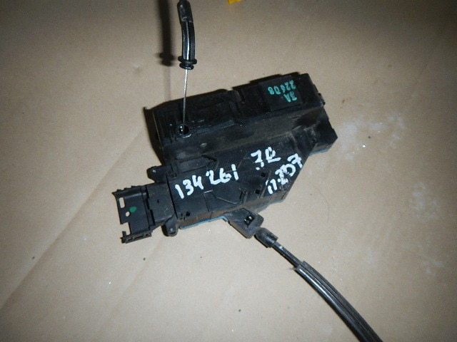 Замок двери задней правой