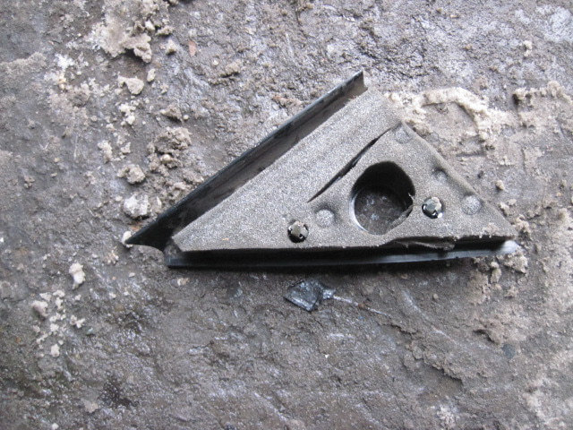 Накладка двери передней левой