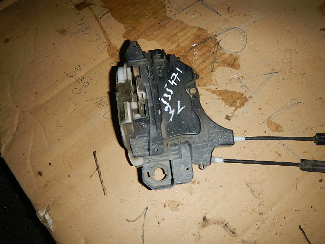 Замок двери задней левой