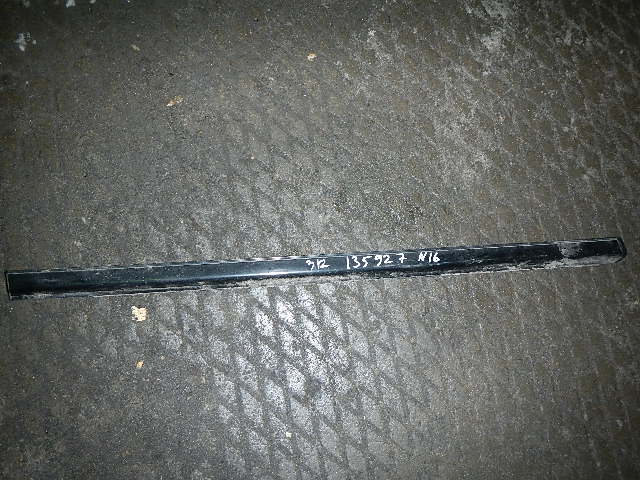 Накладка стекла заднего правого