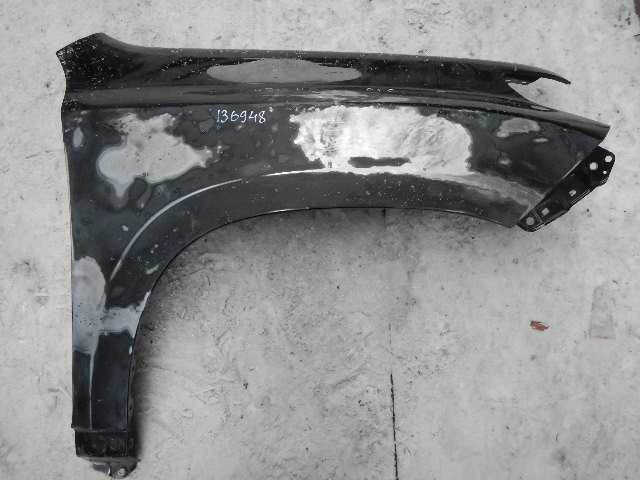 Крыло переднее правое