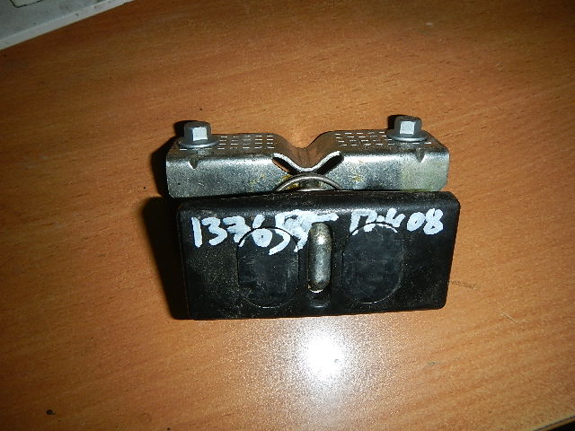 Ответная часть замка багажника