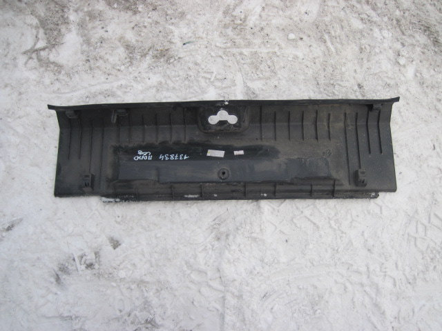 Обшивка багажника