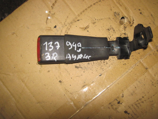 Ответная часть ремня безопасности